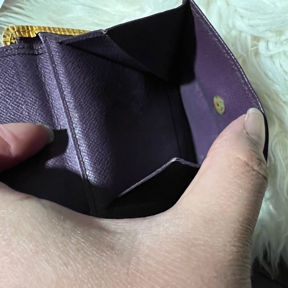 Authentic Yellow Epi bifold wallet - Picture 6 of 14